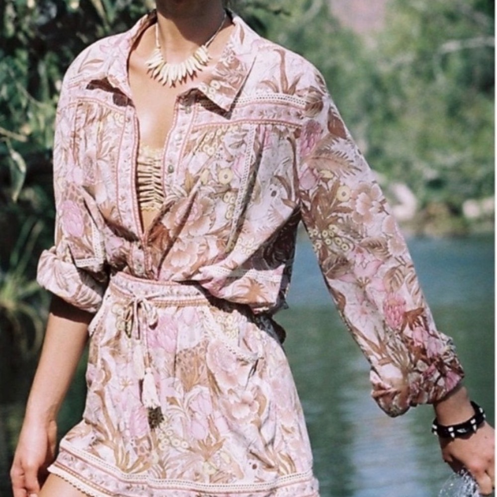 Spell‎ & The Gypsy Jungle Blouse in Cream Bird Floral Button Down - XSmall